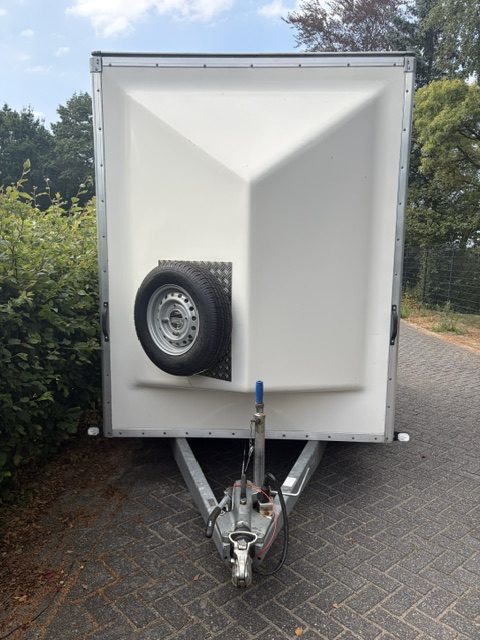 Gesloten aanhanger met oprijklep 90-WZ-XZ - Afbeelding 3